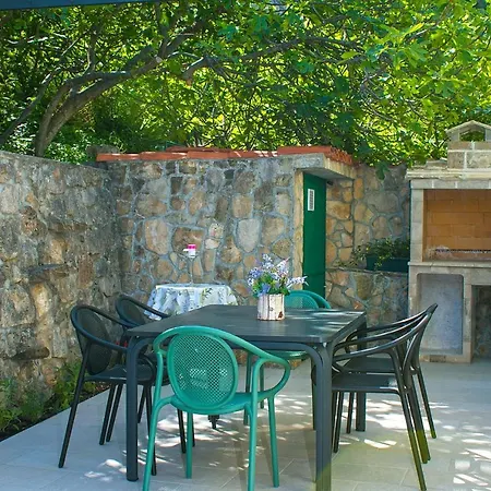 Prázdninový dům Holiday Home With Hot Tub Gornja Podgora, Makarska - 19528 *